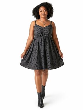 TORRID 2X Black & Gray challis skull mini skater dress with pockets NWT Summer